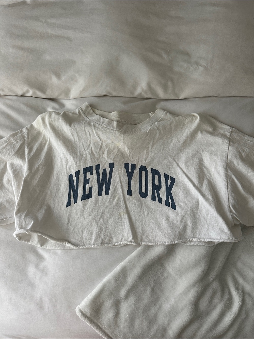 Brandy Melville White Cropped Tee with Navy 'NEW YORK' Print